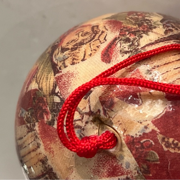 VINTAGE 90’s Victorian Themed Christmas Ornaments Set of 7 Glossy Paper Mache. - Picture 15 of 16